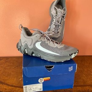 Nike GIANNIS IMMORTALITY 2  Men Size 13 Cool Gray Basketball Shoe DM0825-004